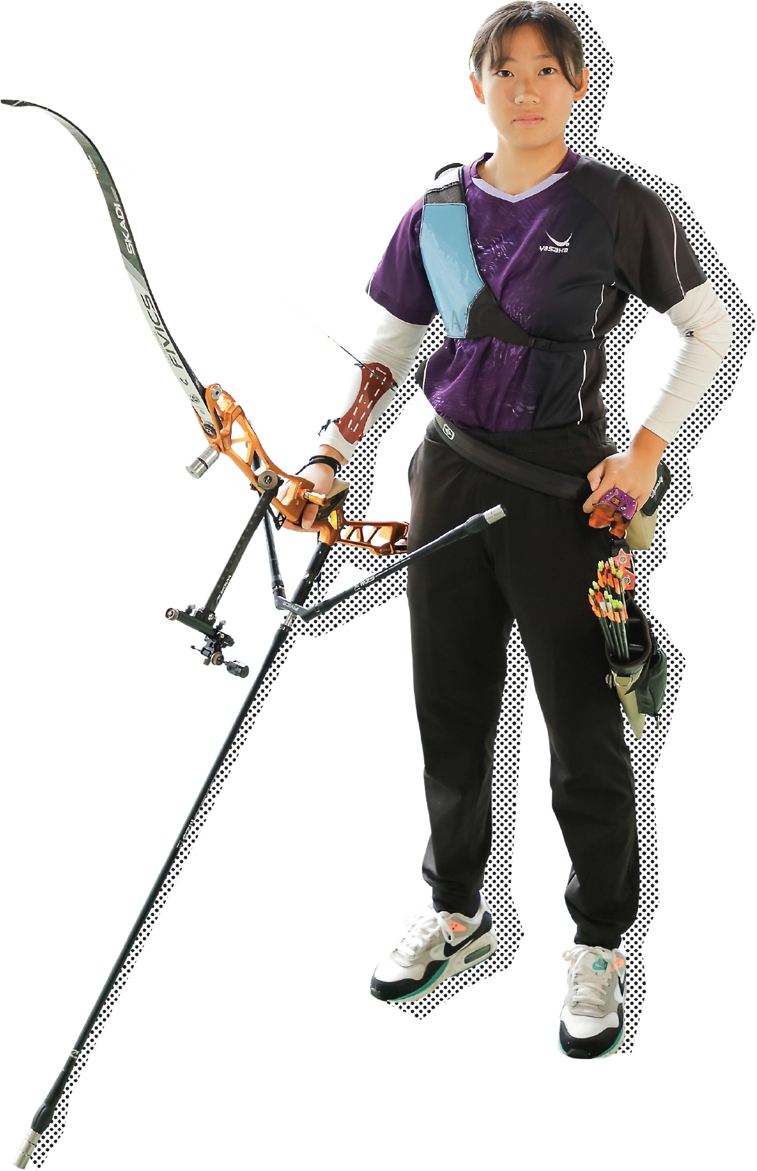 アーチェリーをもつ佐々木さん